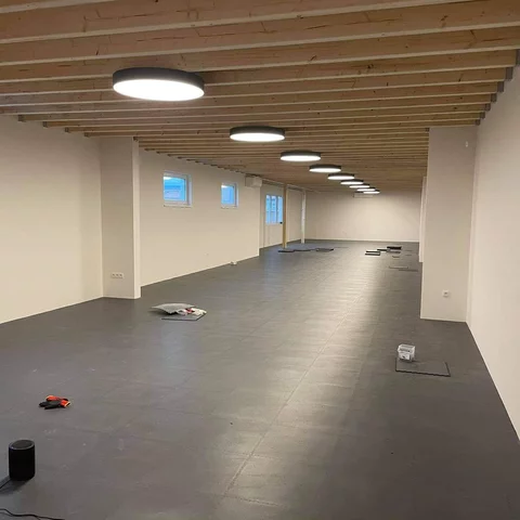 pohľad na podkrovie po pridaní fúkanej izolácie supafil